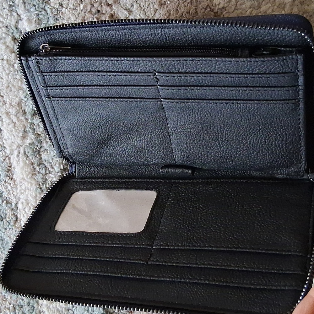 Steve Madden Dark Blue Wristlet Wallet - Picture 2 of 5